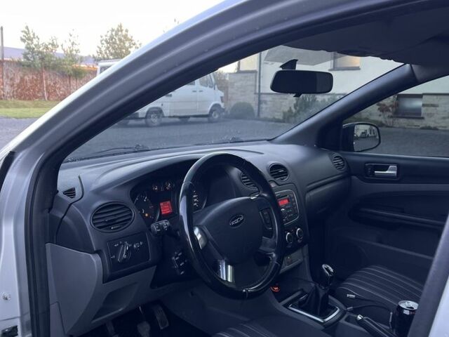 Серый Форд Фокус, объемом двигателя 1.6 л и пробегом 243 тыс. км за 4650 $, фото 14 на Automoto.ua