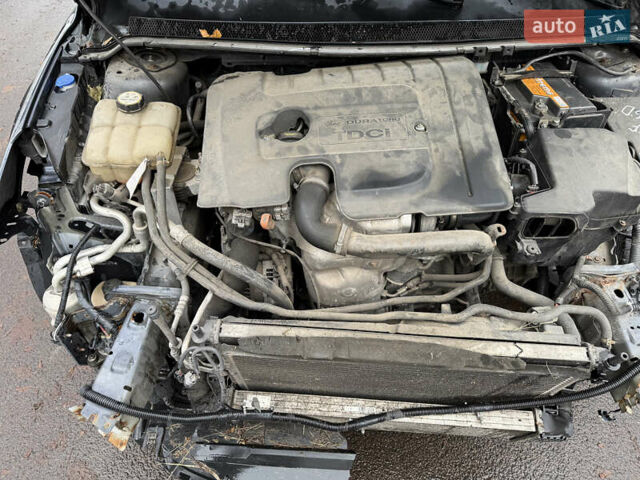 Серый Форд Фокус, объемом двигателя 1.6 л и пробегом 224 тыс. км за 4200 $, фото 8 на Automoto.ua