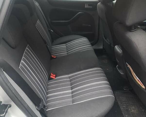 Сірий Форд Фокус, об'ємом двигуна 1.6 л та пробігом 222 тис. км за 4500 $, фото 8 на Automoto.ua