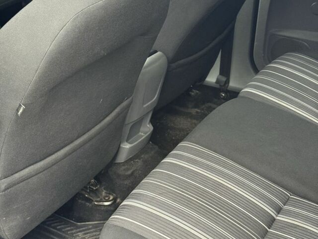 Форд Фокус 2009 в Ровно на Automoto.ua Серый Форд Фокус, объемом двигателя 1.6 л и пробегом 305 тыс. км за 4200 $, фото 6 на Automoto.ua