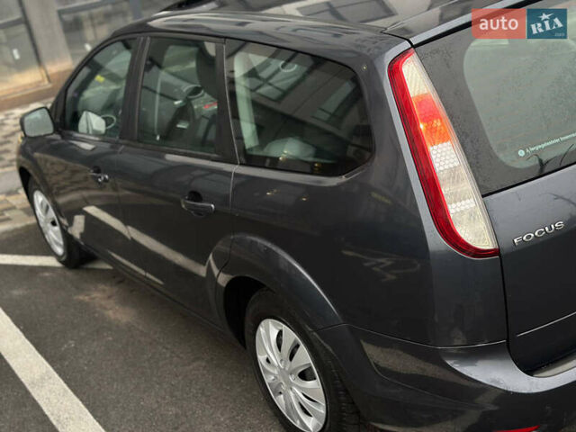 Серый Форд Фокус, объемом двигателя 0 л и пробегом 203 тыс. км за 5900 $, фото 6 на Automoto.ua