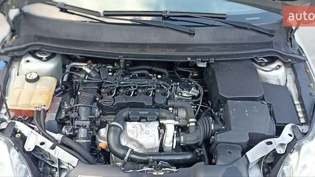 Сірий Форд Фокус, об'ємом двигуна 1.6 л та пробігом 290 тис. км за 5500 $, фото 10 на Automoto.ua