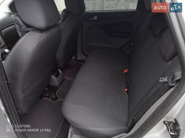 Серый Форд Фокус, объемом двигателя 1.6 л и пробегом 299 тыс. км за 5200 $, фото 7 на Automoto.ua