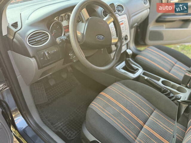 Серый Форд Фокус, объемом двигателя 1.6 л и пробегом 173 тыс. км за 5300 $, фото 10 на Automoto.ua