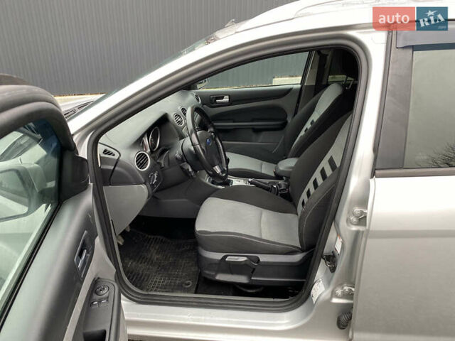 Серый Форд Фокус, объемом двигателя 1.6 л и пробегом 174 тыс. км за 4599 $, фото 31 на Automoto.ua