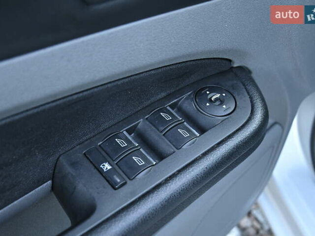 Серый Форд Фокус, объемом двигателя 1.6 л и пробегом 306 тыс. км за 4850 $, фото 12 на Automoto.ua