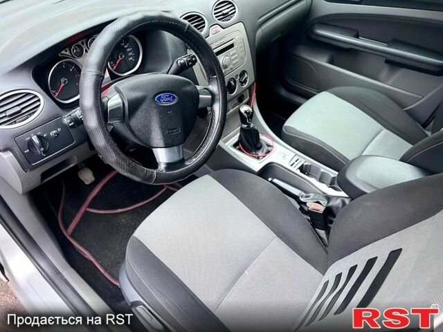 Серый Форд Фокус, объемом двигателя 1.6 л и пробегом 190 тыс. км за 6300 $, фото 4 на Automoto.ua