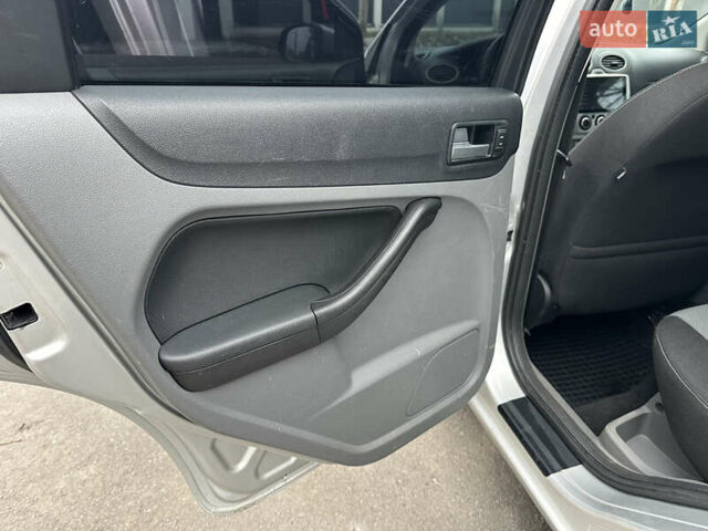 Серый Форд Фокус, объемом двигателя 2 л и пробегом 165 тыс. км за 7300 $, фото 34 на Automoto.ua