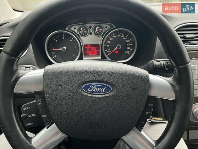 Сірий Форд Фокус, об'ємом двигуна 1.8 л та пробігом 287 тис. км за 4699 $, фото 16 на Automoto.ua