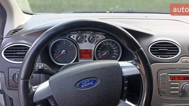 Сірий Форд Фокус, об'ємом двигуна 1.6 л та пробігом 290 тис. км за 5500 $, фото 9 на Automoto.ua