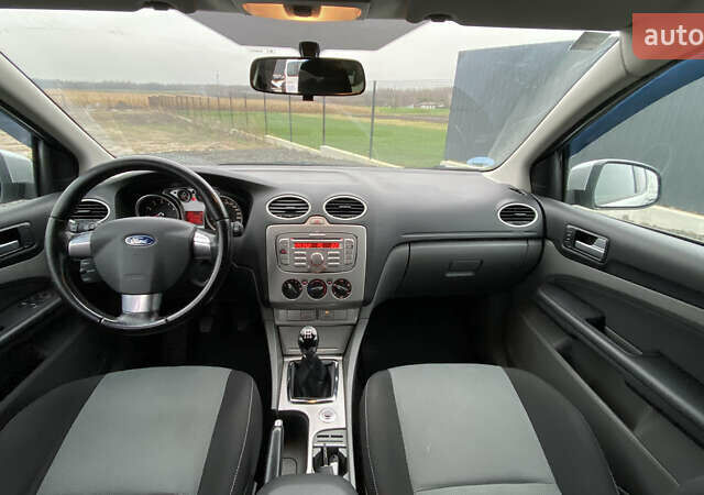 Серый Форд Фокус, объемом двигателя 1.6 л и пробегом 174 тыс. км за 4599 $, фото 49 на Automoto.ua