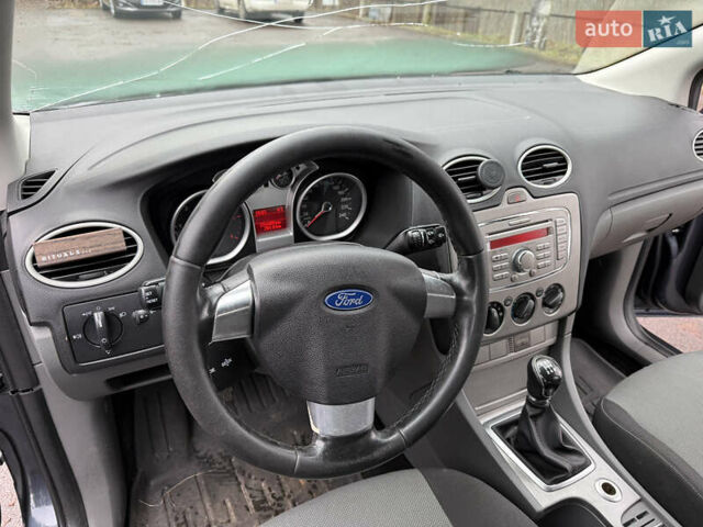 Серый Форд Фокус, объемом двигателя 1.6 л и пробегом 224 тыс. км за 4200 $, фото 22 на Automoto.ua