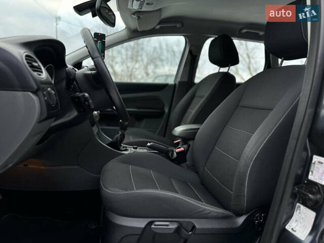 Сірий Форд Фокус, об'ємом двигуна 1.8 л та пробігом 207 тис. км за 6500 $, фото 21 на Automoto.ua