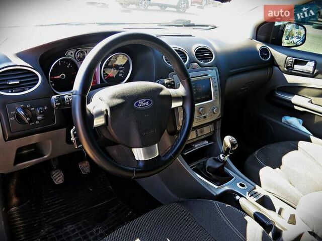 Серый Форд Фокус, объемом двигателя 2 л и пробегом 267 тыс. км за 6950 $, фото 4 на Automoto.ua