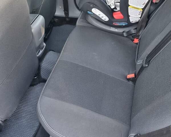 Серый Форд Фокус, объемом двигателя 2 л и пробегом 252 тыс. км за 6300 $, фото 18 на Automoto.ua