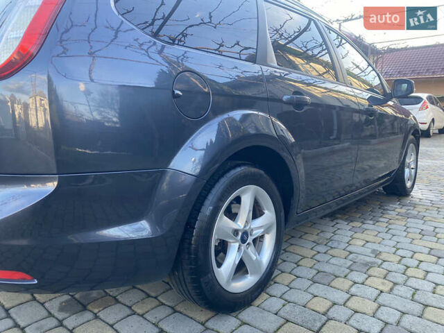 Серый Форд Фокус, объемом двигателя 1.8 л и пробегом 287 тыс. км за 5200 $, фото 42 на Automoto.ua