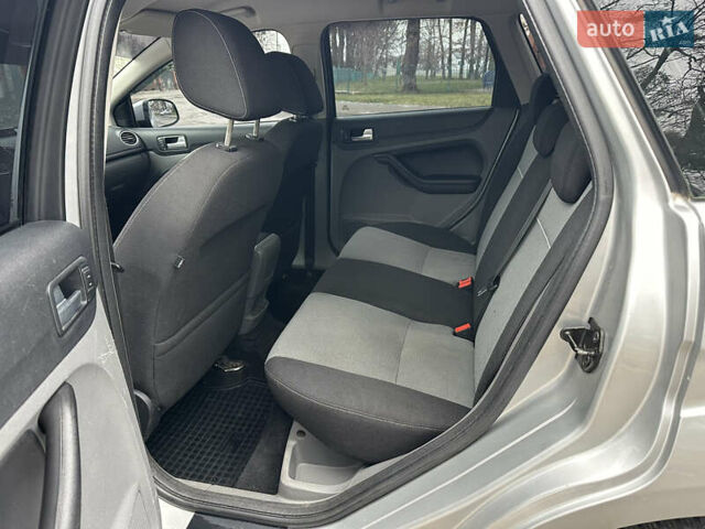 Серый Форд Фокус, объемом двигателя 2 л и пробегом 165 тыс. км за 7300 $, фото 35 на Automoto.ua