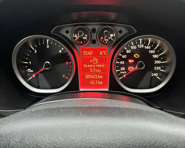 Серый Форд Фокус, объемом двигателя 1.56 л и пробегом 310 тыс. км за 6200 $, фото 24 на Automoto.ua