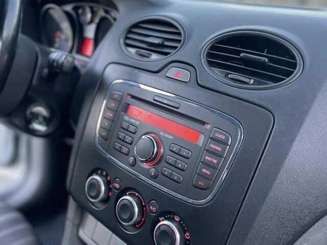 Серый Форд Фокус, объемом двигателя 1.6 л и пробегом 243 тыс. км за 4650 $, фото 18 на Automoto.ua