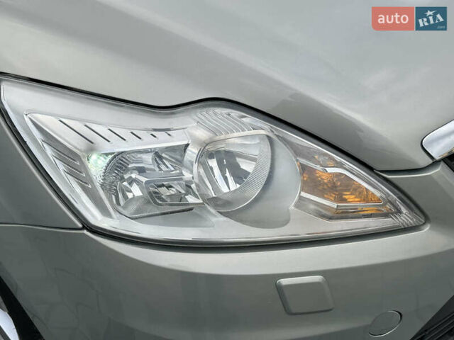 Сірий Форд Фокус, об'ємом двигуна 1.6 л та пробігом 258 тис. км за 5700 $, фото 15 на Automoto.ua