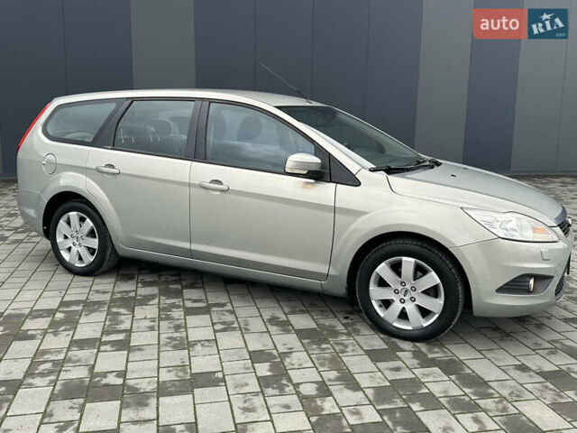 Сірий Форд Фокус, об'ємом двигуна 1.6 л та пробігом 258 тис. км за 5700 $, фото 4 на Automoto.ua