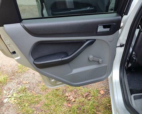 Форд Фокус 2009 у Белой Церкве на Automoto.ua Сірий Форд Фокус, об'ємом двигуна 1.8 л та пробігом 195 тис. км за 5699 $, фото 8 на Automoto.ua