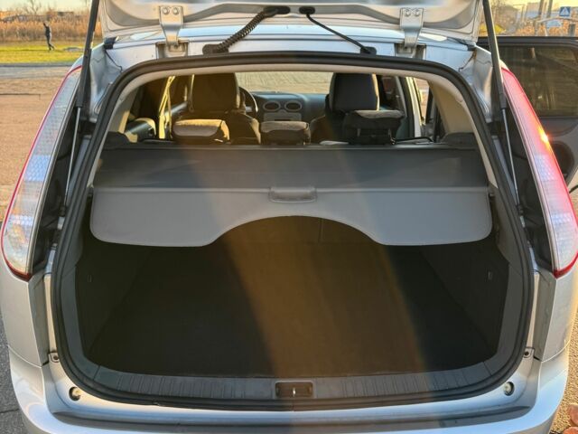 Серый Форд Фокус, объемом двигателя 1.6 л и пробегом 257 тыс. км за 6000 $, фото 4 на Automoto.ua