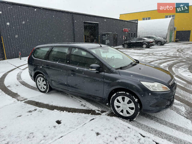 Серый Форд Фокус, объемом двигателя 1.6 л и пробегом 175 тыс. км за 4750 $, фото 1 на Automoto.ua