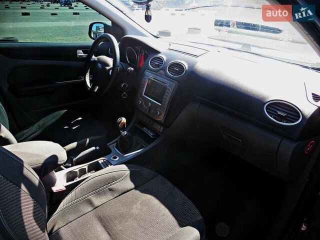 Серый Форд Фокус, объемом двигателя 2 л и пробегом 267 тыс. км за 6950 $, фото 13 на Automoto.ua