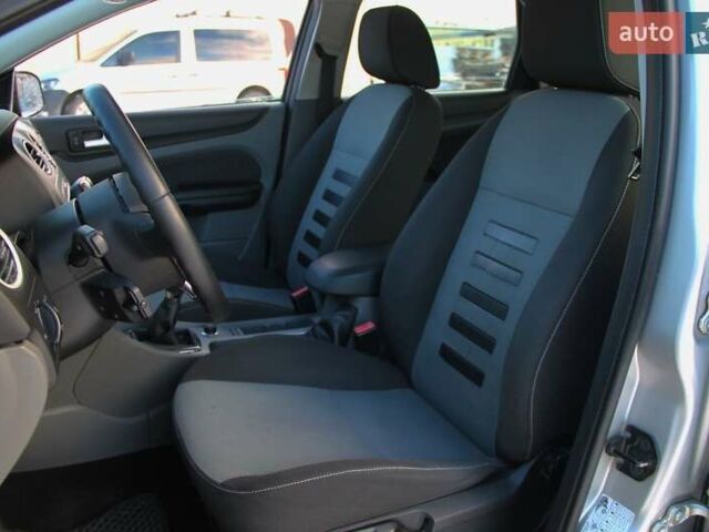 Сірий Форд Фокус, об'ємом двигуна 1.6 л та пробігом 251 тис. км за 3950 $, фото 10 на Automoto.ua