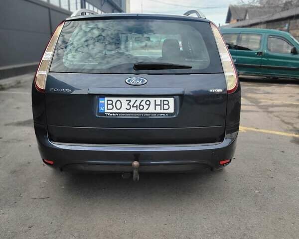 Серый Форд Фокус, объемом двигателя 1.6 л и пробегом 230 тыс. км за 5500 $, фото 4 на Automoto.ua