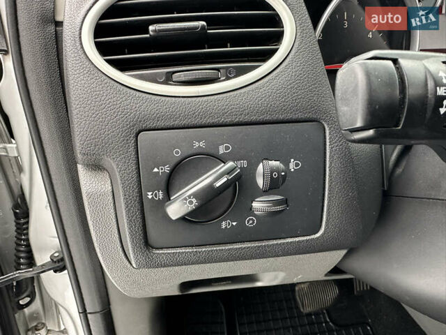 Серый Форд Фокус, объемом двигателя 2 л и пробегом 166 тыс. км за 6699 $, фото 30 на Automoto.ua