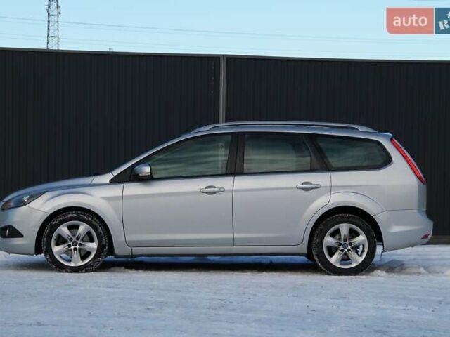 Сірий Форд Фокус, об'ємом двигуна 1.6 л та пробігом 251 тис. км за 3950 $, фото 4 на Automoto.ua