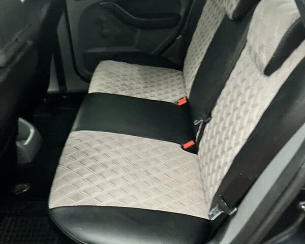 Серый Форд Фокус, объемом двигателя 1.56 л и пробегом 310 тыс. км за 6200 $, фото 17 на Automoto.ua