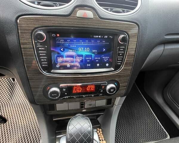 Серый Форд Фокус, объемом двигателя 1.6 л и пробегом 220 тыс. км за 6700 $, фото 7 на Automoto.ua