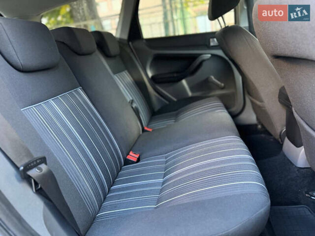 Форд Фокус 2009 у Вознесенске на Automoto.ua Сірий Форд Фокус, об'ємом двигуна 1.6 л та пробігом 197 тис. км за 6200 $, фото 12 на Automoto.ua