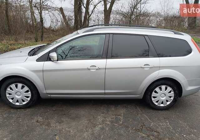 Серый Форд Фокус, объемом двигателя 1.6 л и пробегом 224 тыс. км за 6200 $, фото 1 на Automoto.ua