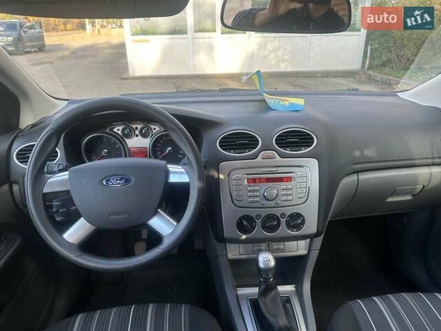 Форд Фокус 2009 в Калуше на Automoto.ua Серый Форд Фокус, объемом двигателя 1.6 л и пробегом 131 тыс. км за 6900 $, фото 29 на Automoto.ua