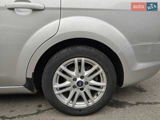 Форд Фокус 2009 у Тернополі на Automoto.ua Сірий Форд Фокус, об'ємом двигуна 1.8 л та пробігом 286 тис. км за 4200 $, фото 14 на Automoto.ua