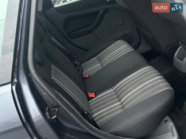 Серый Форд Фокус, объемом двигателя 0 л и пробегом 203 тыс. км за 5900 $, фото 15 на Automoto.ua