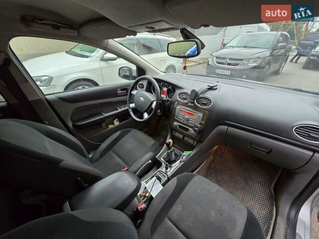 Форд Фокус 2009 у Тернополі на Automoto.ua Сірий Форд Фокус, об'ємом двигуна 1.8 л та пробігом 286 тис. км за 4200 $, фото 13 на Automoto.ua