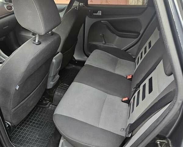 Серый Форд Фокус, объемом двигателя 1.56 л и пробегом 233 тыс. км за 5100 $, фото 12 на Automoto.ua