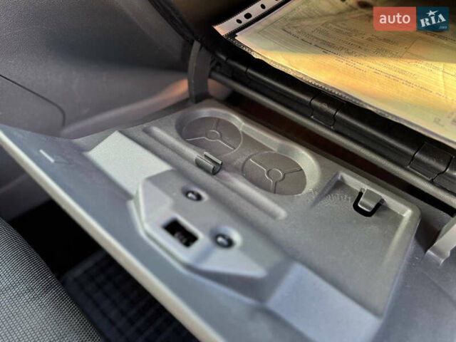 Серый Форд Фокус, объемом двигателя 1.6 л и пробегом 216 тыс. км за 5650 $, фото 25 на Automoto.ua