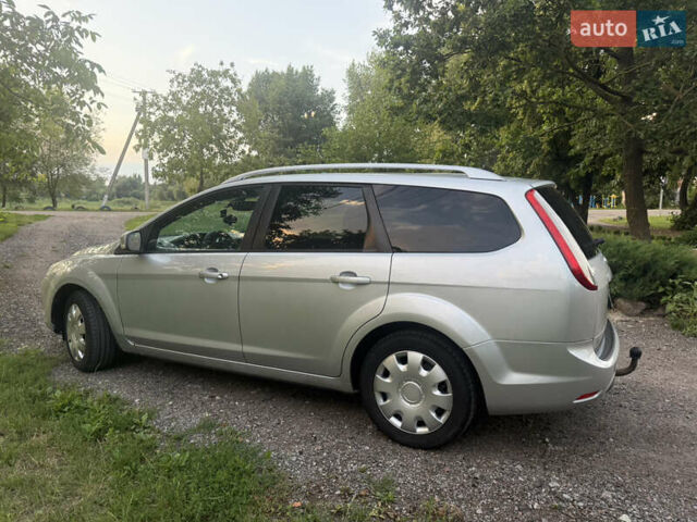 Форд Фокус 2009 у Бердичеве на Automoto.ua Сірий Форд Фокус, об'ємом двигуна 1.6 л та пробігом 260 тис. км за 5250 $, фото 2 на Automoto.ua