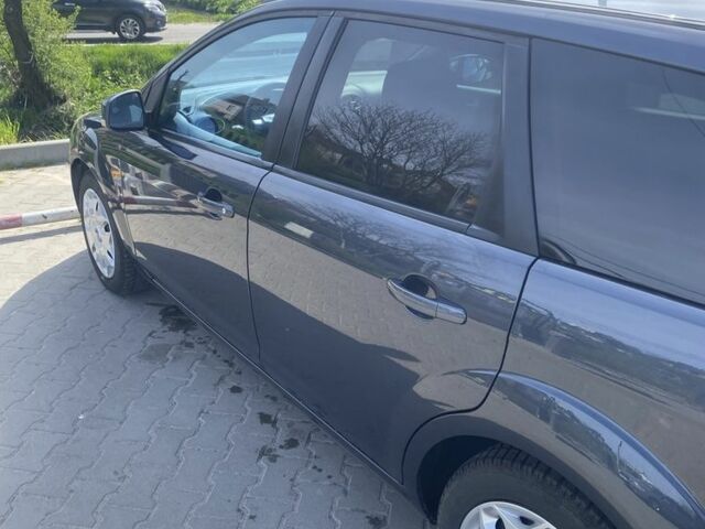 Серый Форд Фокус, объемом двигателя 1.6 л и пробегом 220 тыс. км за 5750 $, фото 5 на Automoto.ua