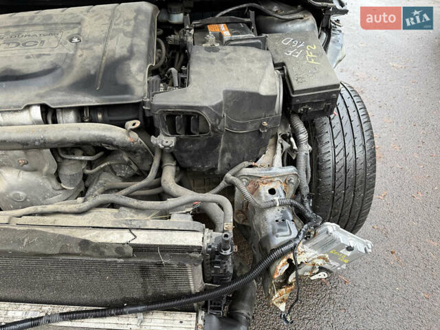 Серый Форд Фокус, объемом двигателя 1.6 л и пробегом 224 тыс. км за 4200 $, фото 9 на Automoto.ua