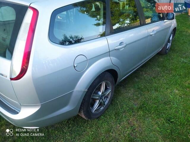 Серый Форд Фокус, объемом двигателя 1.6 л и пробегом 220 тыс. км за 5900 $, фото 2 на Automoto.ua