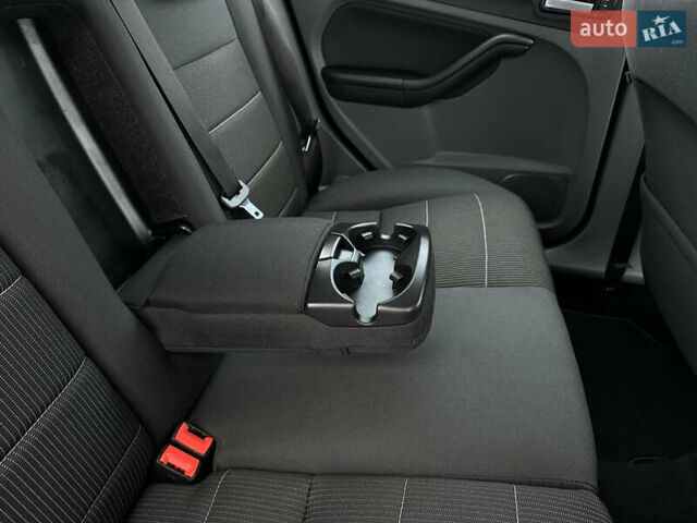 Сірий Форд Фокус, об'ємом двигуна 1.8 л та пробігом 207 тис. км за 6500 $, фото 36 на Automoto.ua