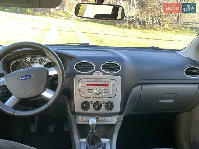 Серый Форд Фокус, объемом двигателя 1.6 л и пробегом 234 тыс. км за 5500 $, фото 13 на Automoto.ua