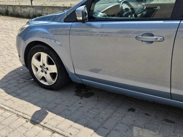 Серый Форд Фокус, объемом двигателя 2 л и пробегом 293 тыс. км за 5300 $, фото 2 на Automoto.ua